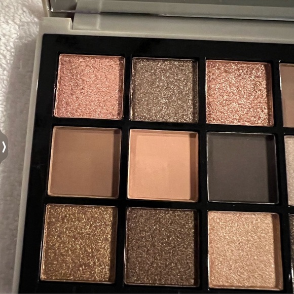 Eyeshadow - Picture 6 of 7